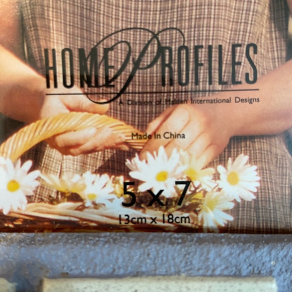 AMOR MALDEN International Hand Painted Tile Floral Picture Frame Flowers 5x7. - Picture 6 of 6